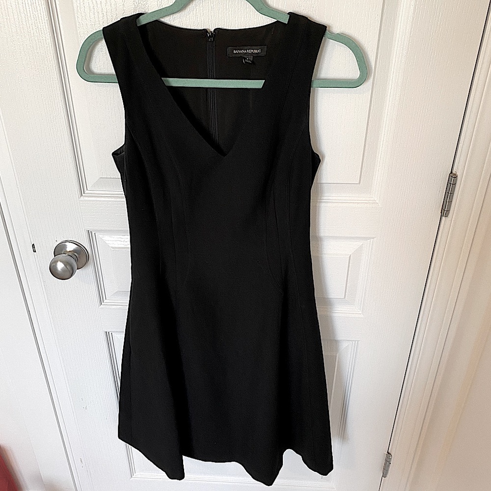 Banana Republic ⚡️ - V Neck Dress